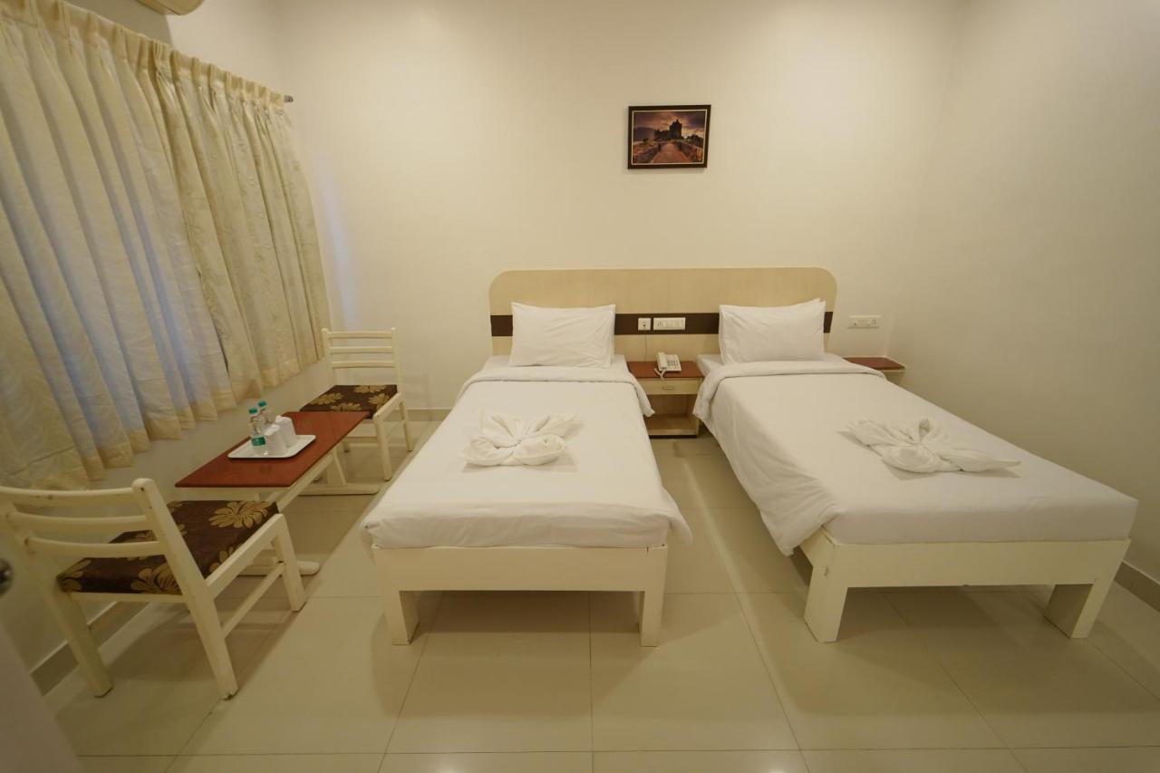 Hotel Palmyra Grand Inn Tirunelveli Exteriör bild