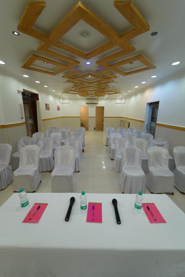 Hotel Palmyra Grand Inn Tirunelveli Exteriör bild