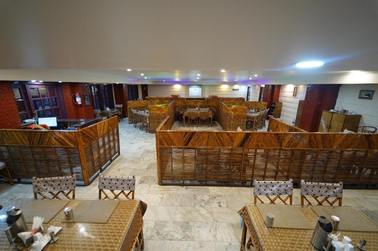 Hotel Palmyra Grand Inn Tirunelveli Exteriör bild