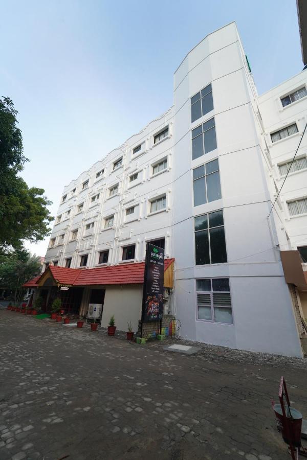 Hotel Palmyra Grand Inn Tirunelveli Exteriör bild