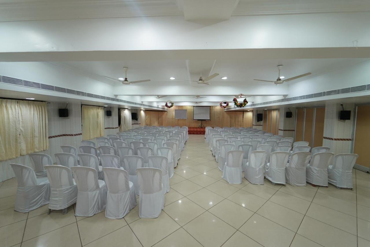 Hotel Palmyra Grand Inn Tirunelveli Exteriör bild